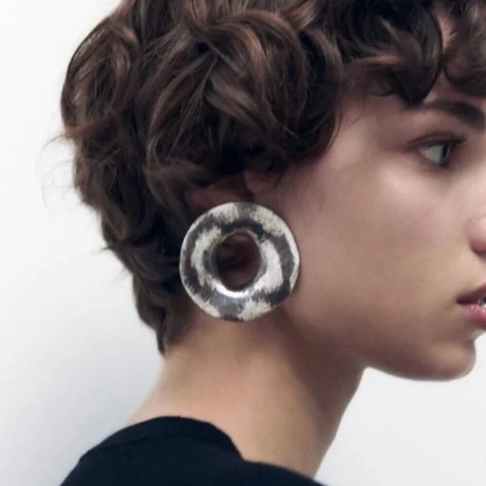 Zara earrings, irregular circle shaped silver NWT 🔥🔥✨💖💖